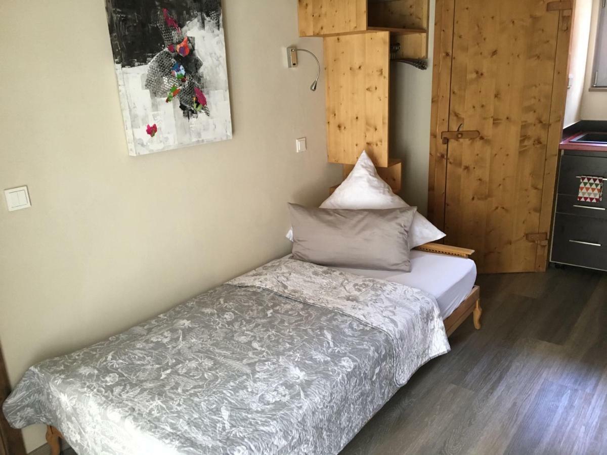 Apartamento Schmuckkaestle Am Hafen Wiesbaden Exterior foto